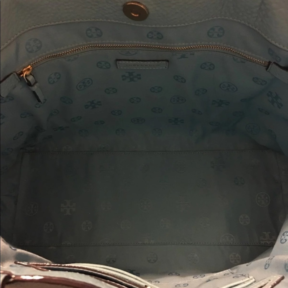 Tory Burch All-T EastWest Tote &Continental Wallet - Picture 3 of 8